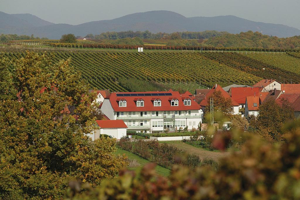 Landhotel Hauer Pleisweiler-Oberhofen Bagian luar foto